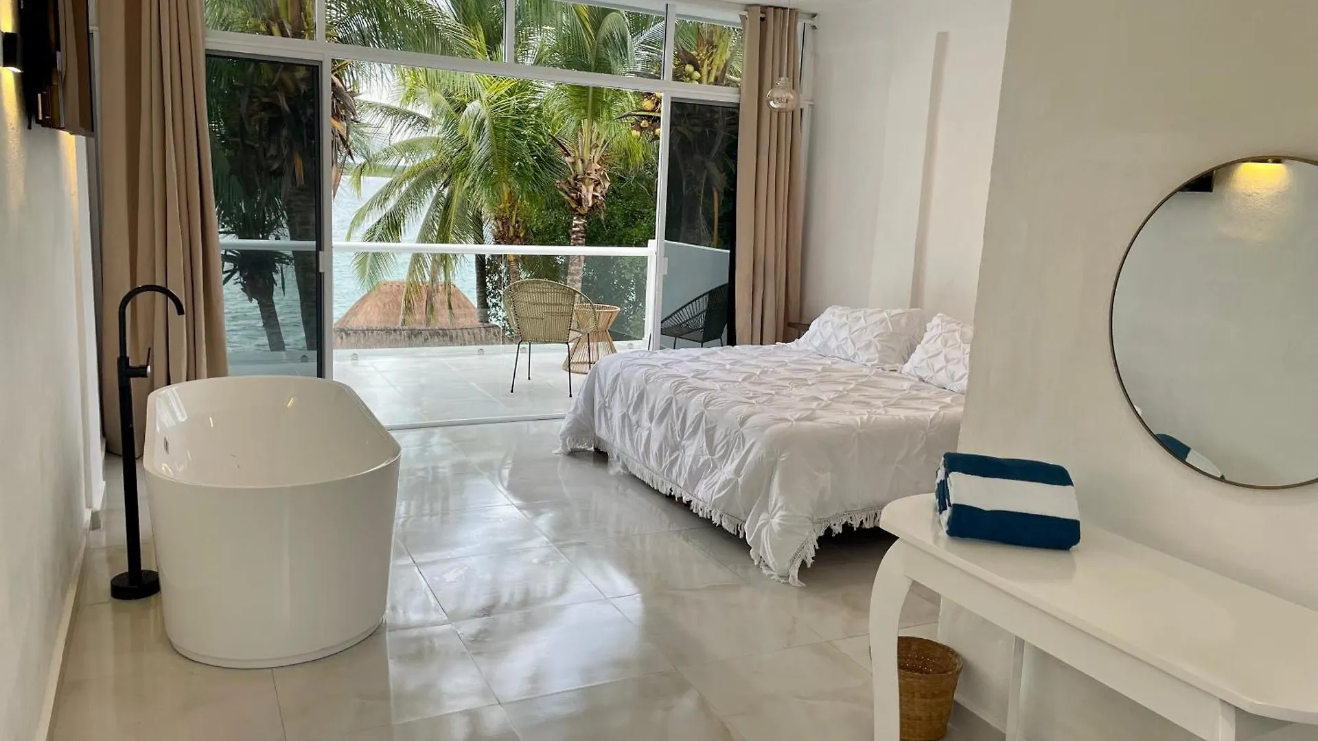 La Jolla Bacalarアパートホテル 0*, バカラル メキシコ